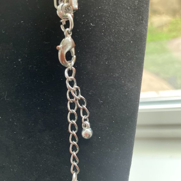 2 ITEMS  Vintage Silver tone Monet bangle bracelet and 6 assorted chain necklace - Picture 7 of 7